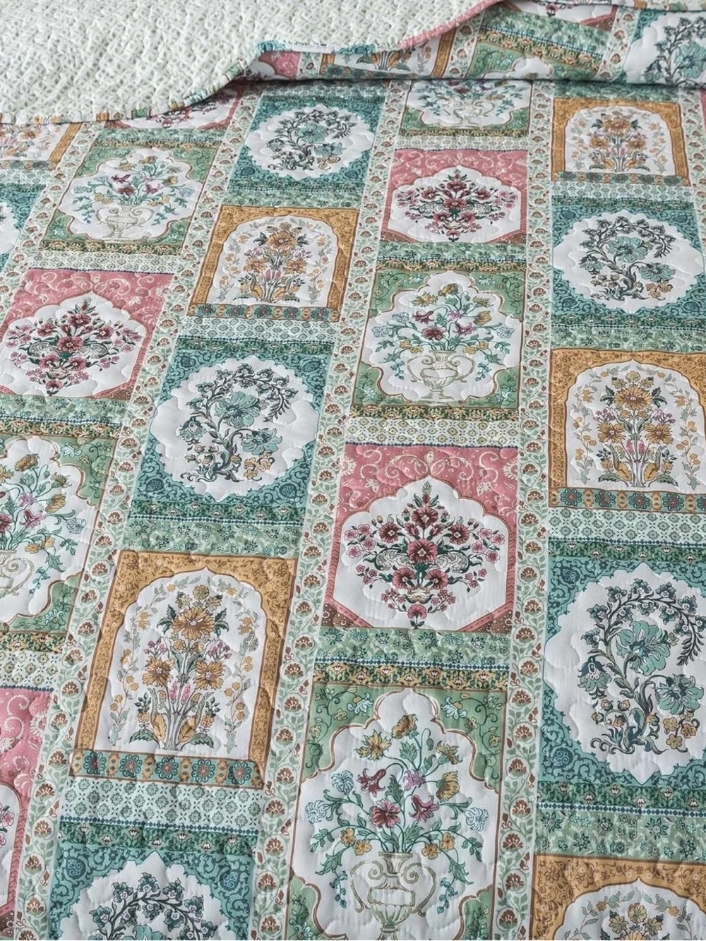 NEW Anthro Multicolor Patchwork Floral Boho Queen / King Bedding Quilt Sham Set